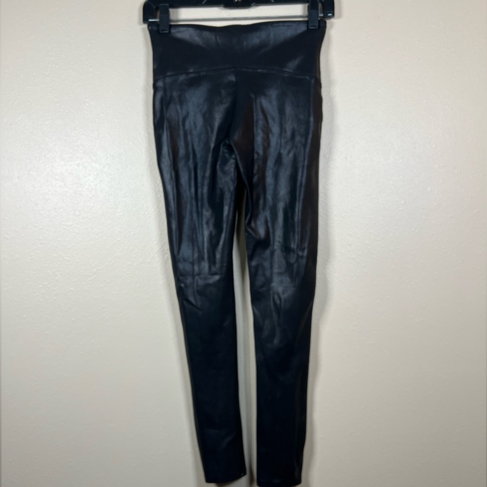 Spanx Faux Leather Leggings Size Medium Petite - Black - Picture 5 of 9